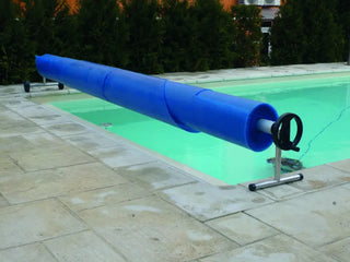 Blå poolöverdragssreel med robust konstruktion och smidig hantering för Upprullningsenhet Mobil 210-550 cm