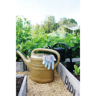 Vattenkanna plast Nyby Gör i olivgrönt med mätmarkeringar för dekorativ plast