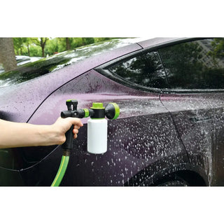 Handhållen tvättmunstycke med behållare för rengöring och vattning av fordon