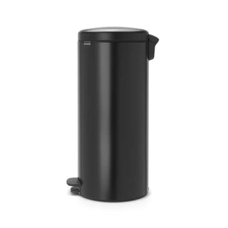Svart Brabantia New Icon Pedalhink 30L i slitstarkt material med lock