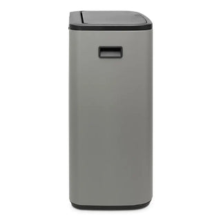 En grå Brabantia Bo Touch Bin Mineral Concrete Grey 60L med lock och handtag