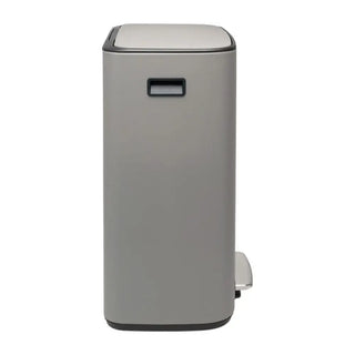 Rectangulär grå pedalhink från Brabantia Bo Pedalhink 60L för hygienisk användning