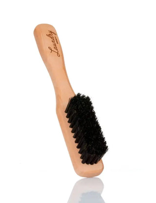 Wooden-handled brush with black bristles for textilier och städprodukter, Laundry Society Fläckborste