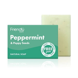 En bar med naturlig tvål med pepparmynta och vallmofrön.