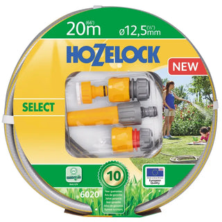 Hozelock 20 m (66 ft) trädgårdsslang med 12,5 mm (1/2 tum) diameter, komplett med kopplingar, ett sprutmunstycke och 10 års garanti.