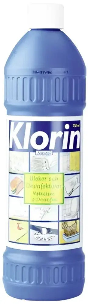 Blå plastflaska med hushållsblekmedel.