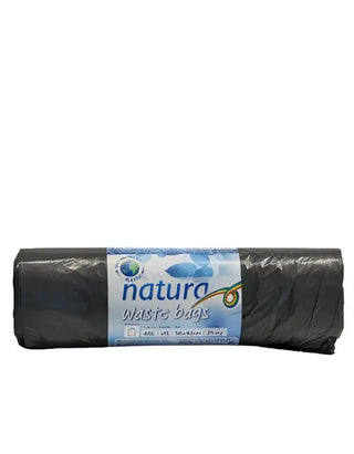 Rull med svarta avfallspåsar av återvunnen plast.