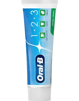 Oral-B 1.2.3 Extra Fresh tandkräm mot tandkaviteter och för vitare tänder.