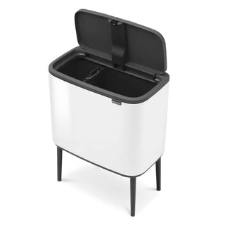 Vit rektangulär brabantia bo touch sopsorteringsbehållare 11+23L med två fack