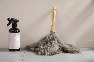 SIMPLE GOODS Dammvippa med trähandtag för känsliga ytor och ömtåliga föremål