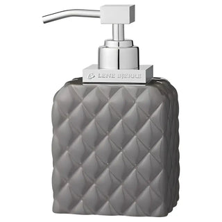 LENE BJERRE Portia Tvåldispenser – 9x7x16 cm, Mellangrå/Silver vitt