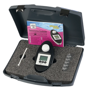 PLANET POOL Aqua Inspector elektronisk pooltester i skyddsväska med tillbehör, perfekt för exakt mätning av pH och klorvärden i poolvatten.