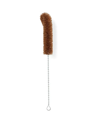 En flaskborste i naturfiber med långt skaft.