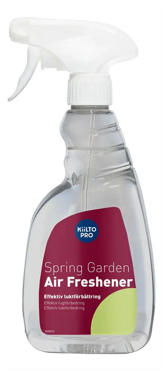 Sprayflaska i genomskinlig plast med luftfräschare ’Spring Garden’ och vitt munstycke med avtryckare.
