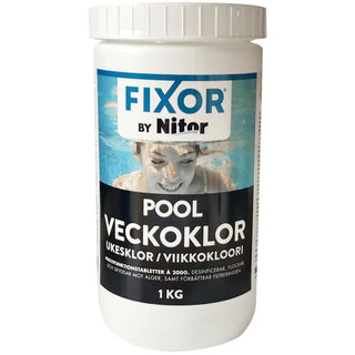 Vit plastbehållare med klorin för pool.